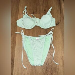 wild fable shimmery fabric underwire top size xl and bottoms size m